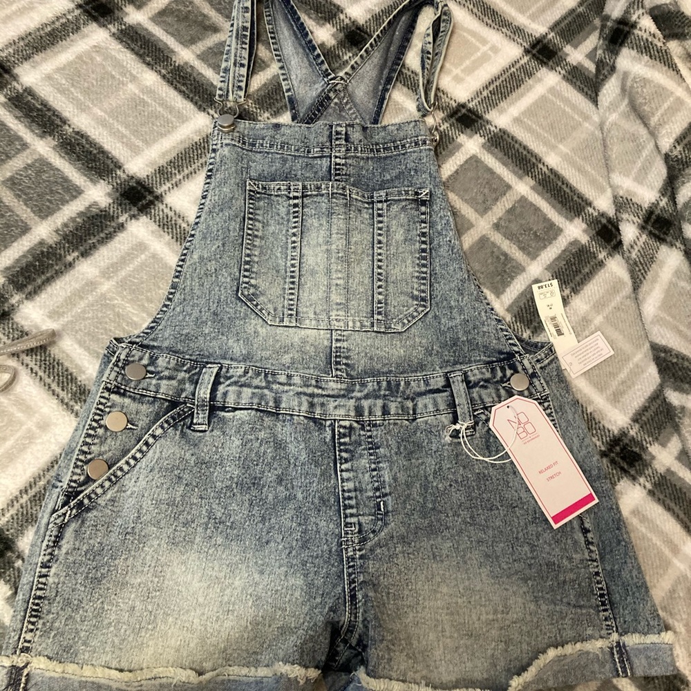 Overall shorts